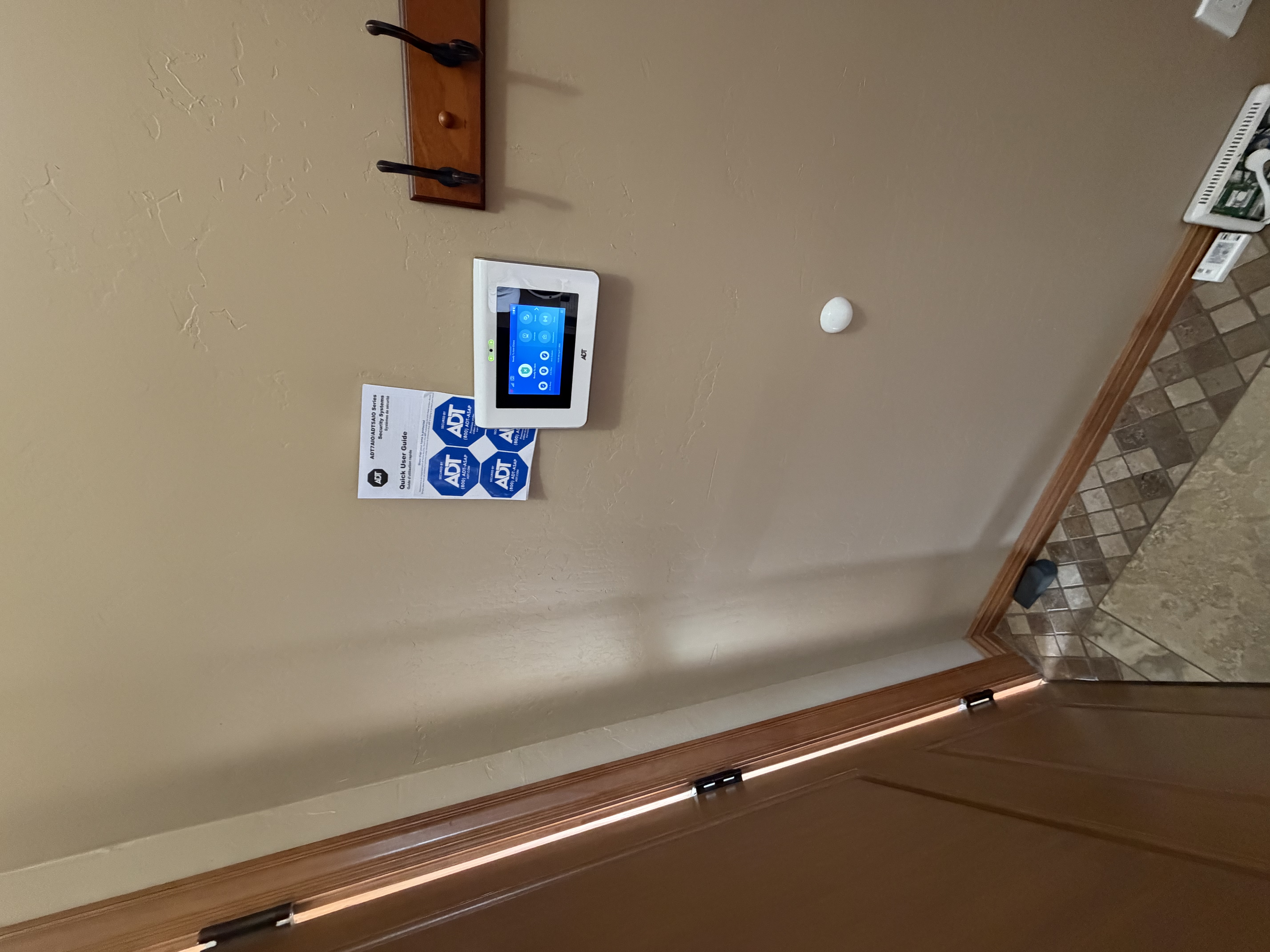 Wall mounted security keypad